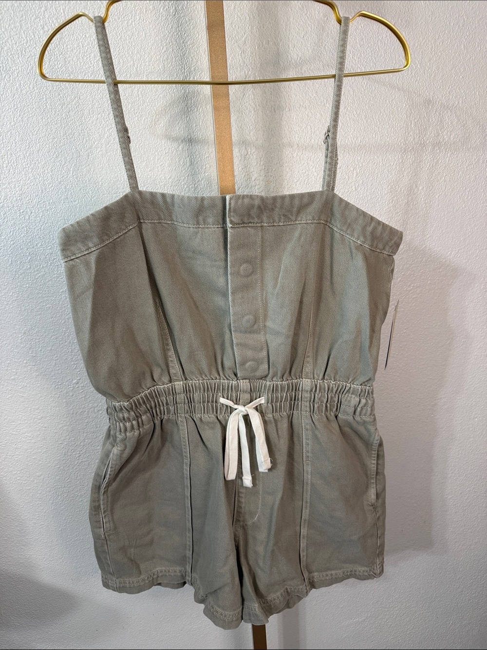 Universal Thread- Green Drawstring-Romper- medium- NWT